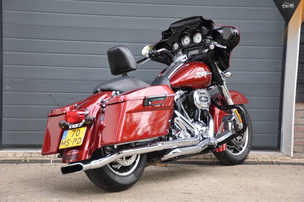 Harley-Davidsob FLHX Street Glide