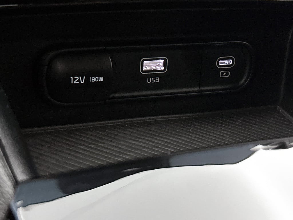 Kia Sportage 1.6 t-gdi plug-in hybrid awd dynamicline | sidebars | lichtmet