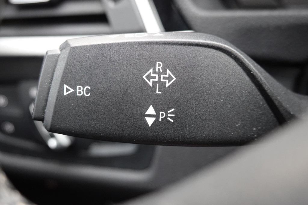 BMW 3-serie 320i executive