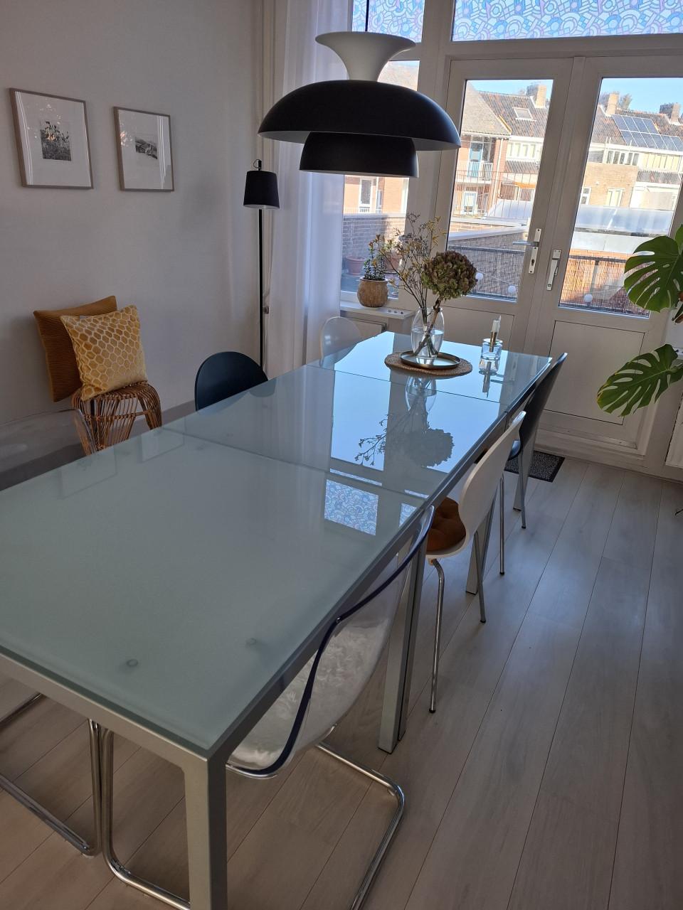 Glazen design eettafel