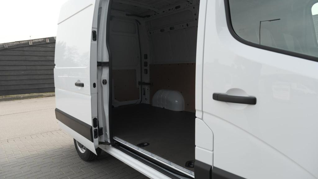 Renault Master t35 2.3 dci 135 l2h2 comfort | direct leverbaar | navigatie 