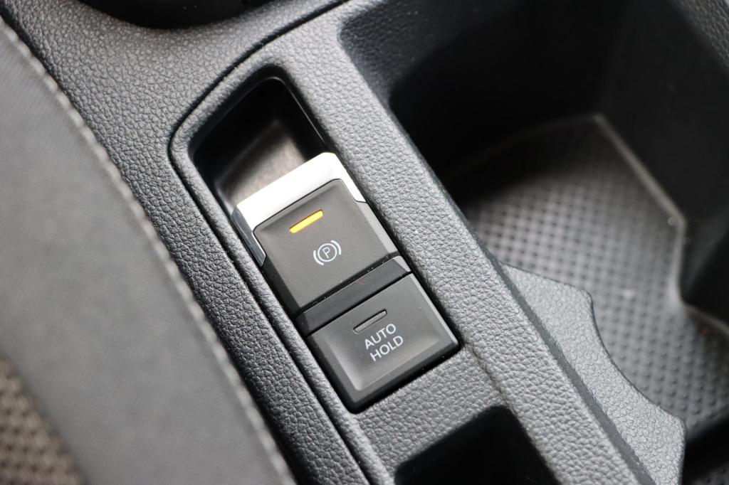 Volkswagen T-roc 1.0 tsi sport 115pk | stoel- en stuurverwarming | adaptive