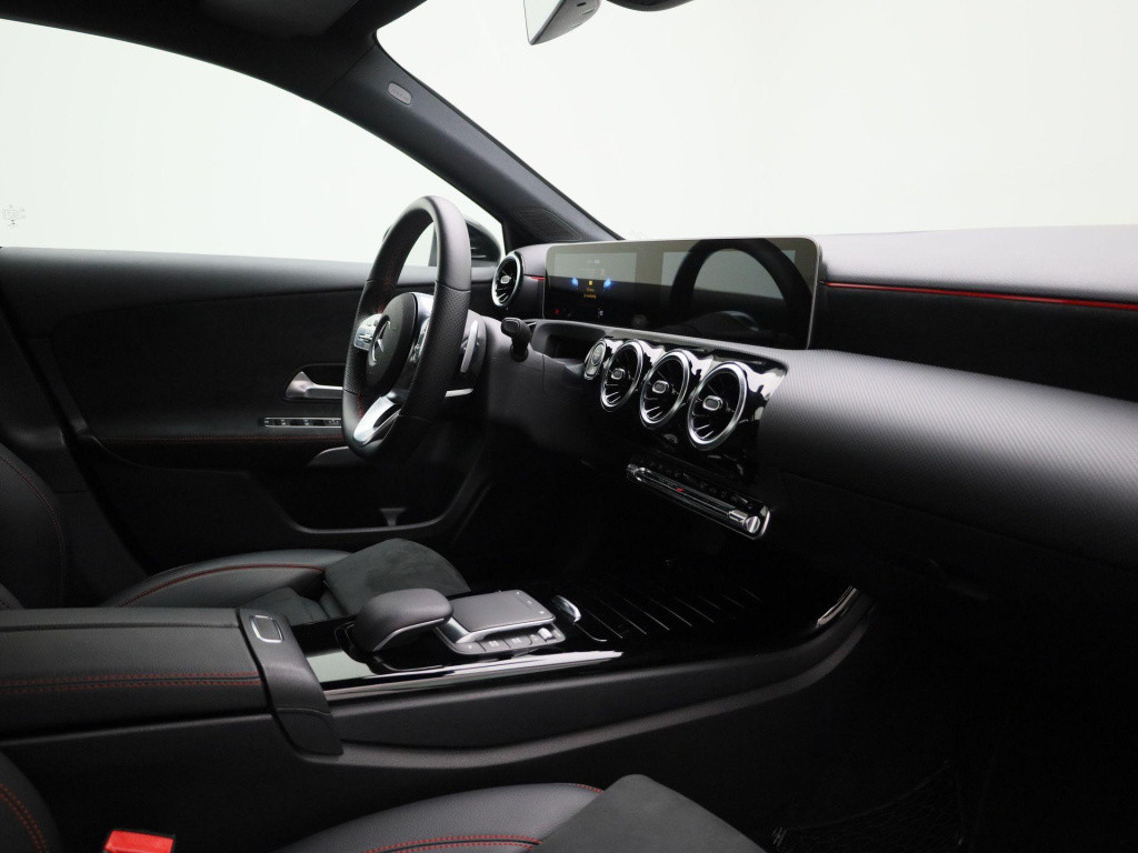 Mercedes-Benz A-Klasse 180 advantage | automaat | virtual cockpit | camera 