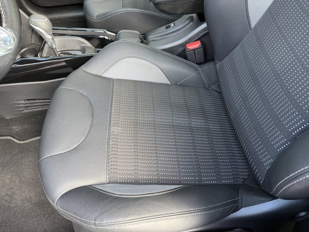 Peugeot 2008 1.2i automaat puretech allure 5-drs