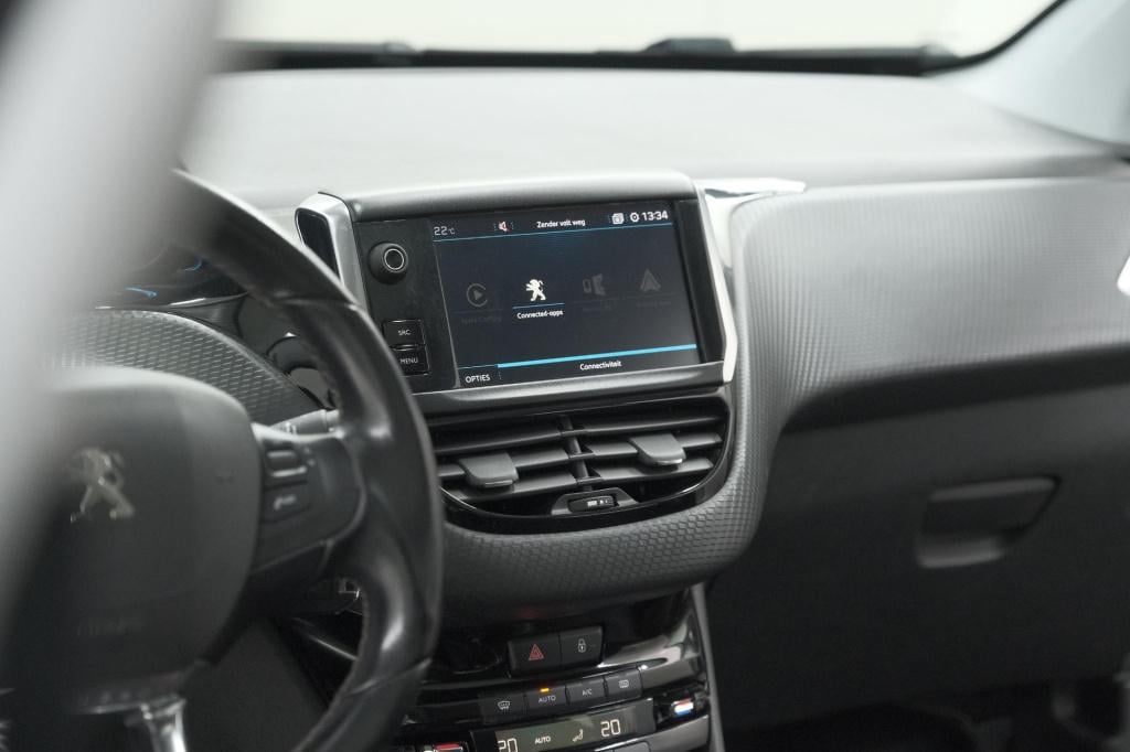 Peugeot 2008 puretech 110 allure | panoramadak | apple carplay | navigatie 
