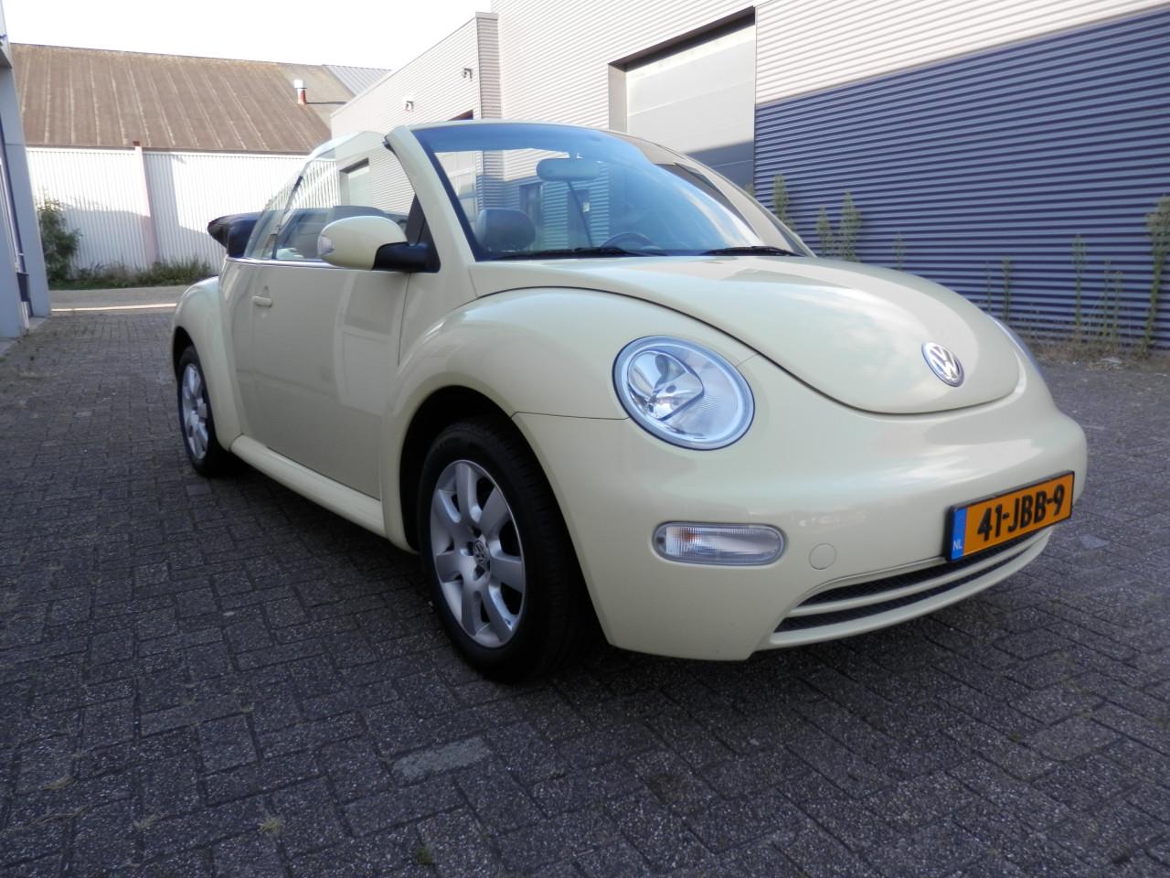 Auto Garant Biedt Aan: Volkswagen Beetle (new) 1.6 Cabrio
