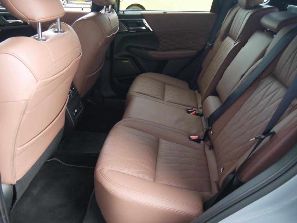 Mitsubishi Outlander 2.4 phev instyle+