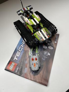 Koopje: Lego Technic set 42065 rupsbandracer, in nieuwstaat.