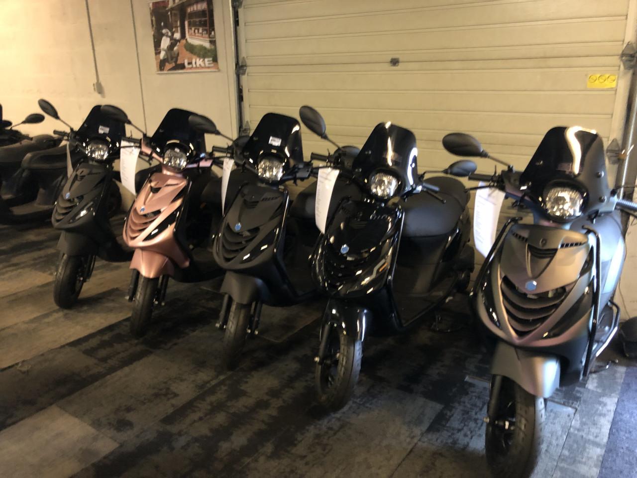 GROOTAANBOD: PIAGGIO ZIP 45KM BROM SPRINT AEROX SPEEDFIGHT 2t 4t