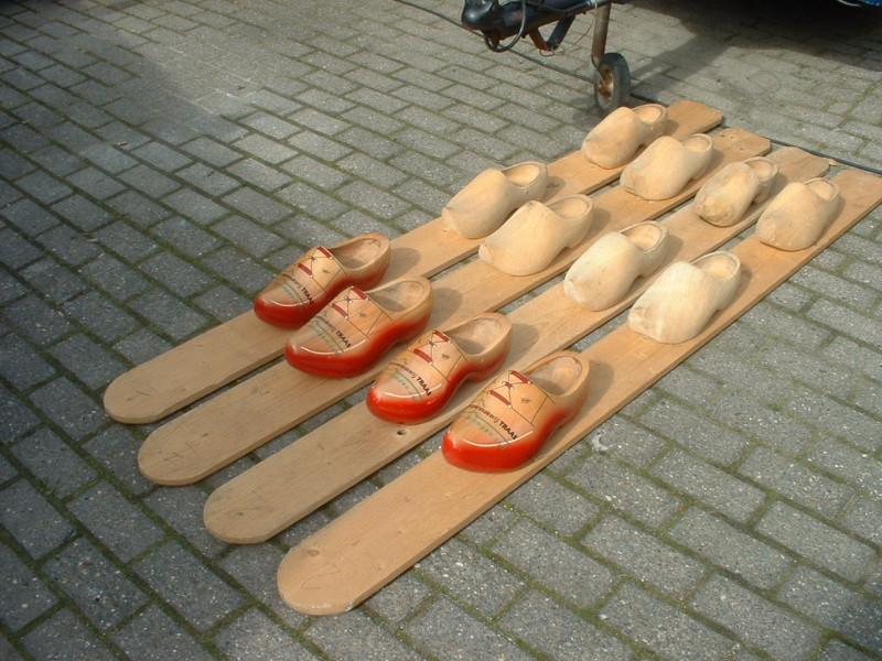 Div, Kinderspelen en attracties te huur.-