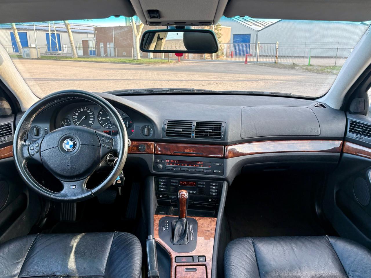 BMW 523i AUTOMAAT