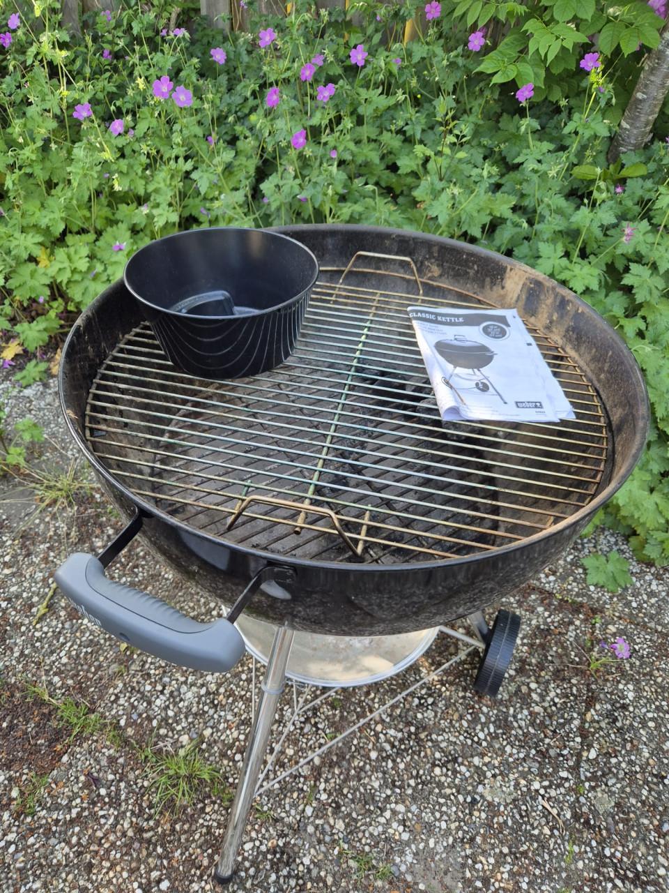 Weber Classic BBQ 57cm incl. Weber Chimney starter & beschermhoes.