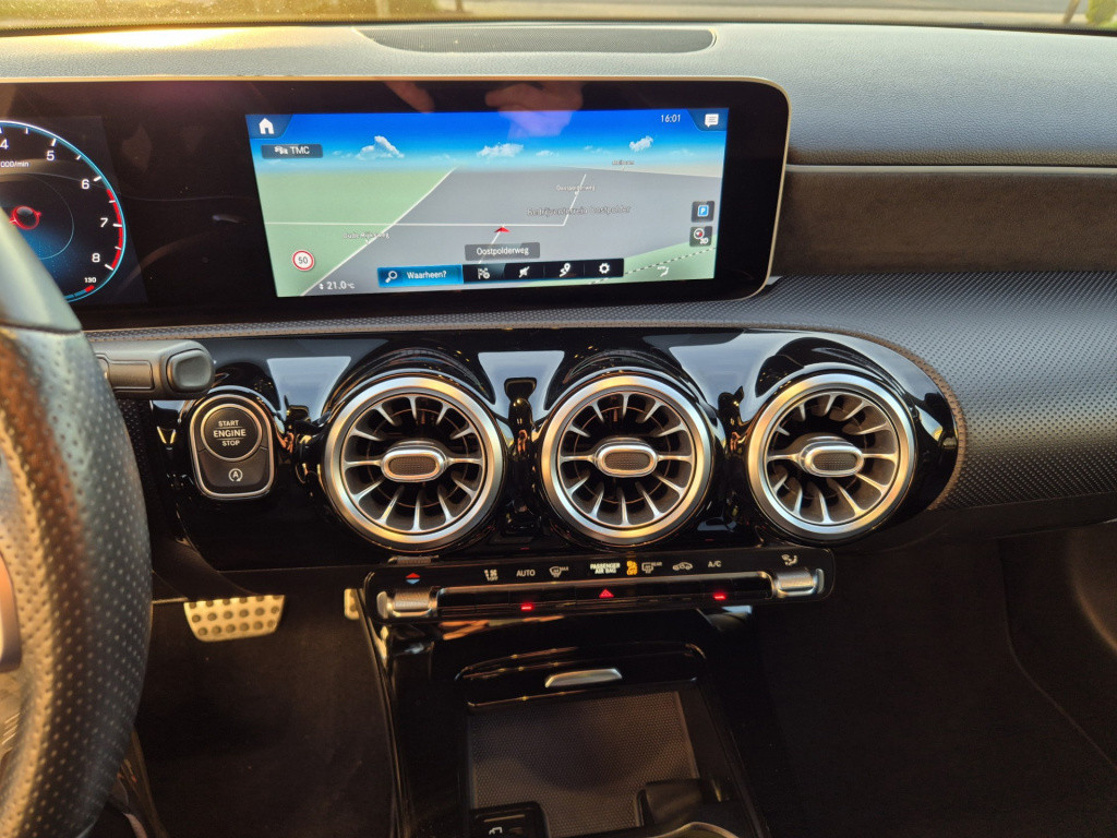 Mercedes-Benz A-Klasse 200 business solution amg