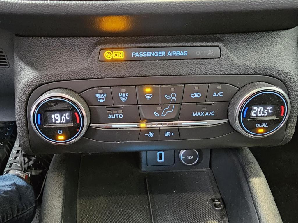 Ford Focus 1.0 ecoboost titanium business