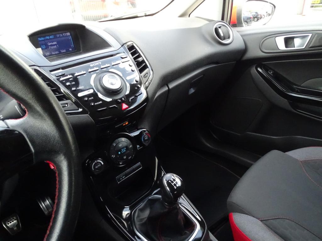 Ford Fiesta 1.0 ecoboost black edition 140pk | bluetooth | 17"