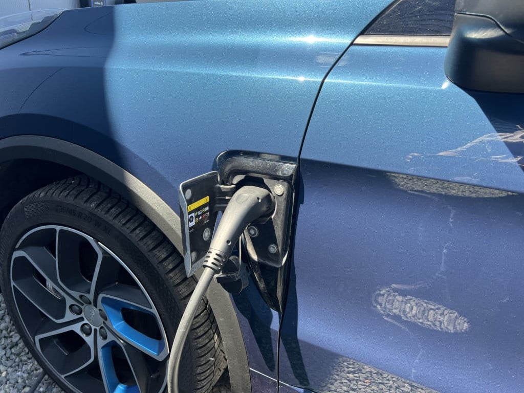 Lynk & Co 01 1.5 261pk plug in hybrid , panodak , 360gr camera , carplay
