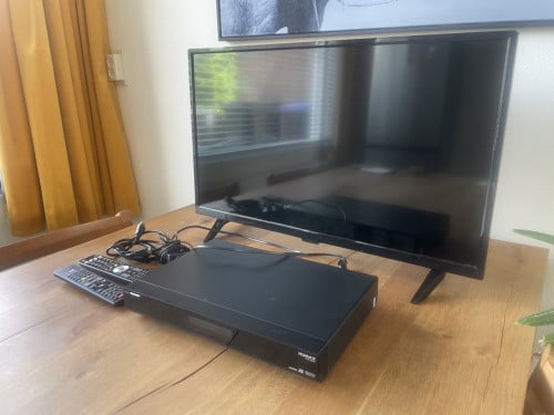 Tv 32 inch + humax decoder