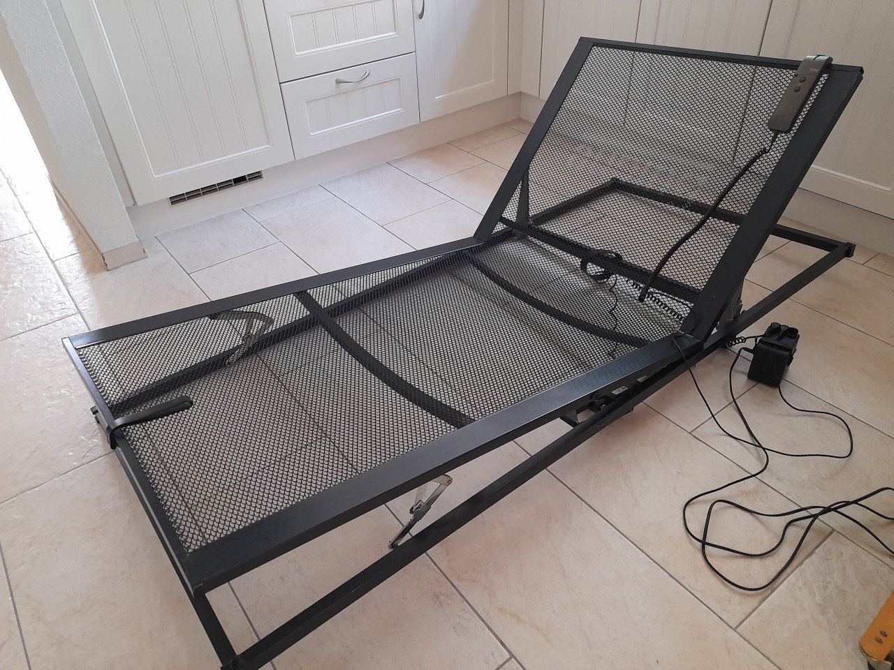 Auping elektrisch verstelbaar spiraalbodem 90 x 200 (in goede staat )