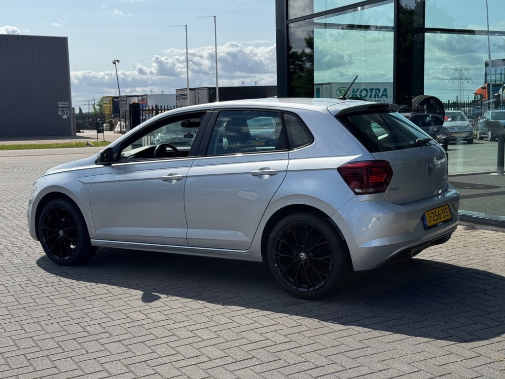 Volkswagen Polo 1.0 tsi highline * carplay * pdc 2x * airco * 18 inch