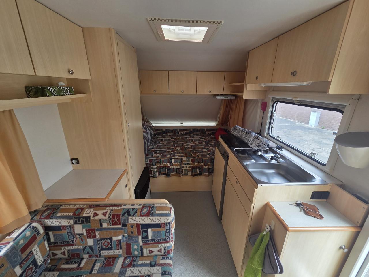 Complete delta caravan met mover + voortent instapklaar