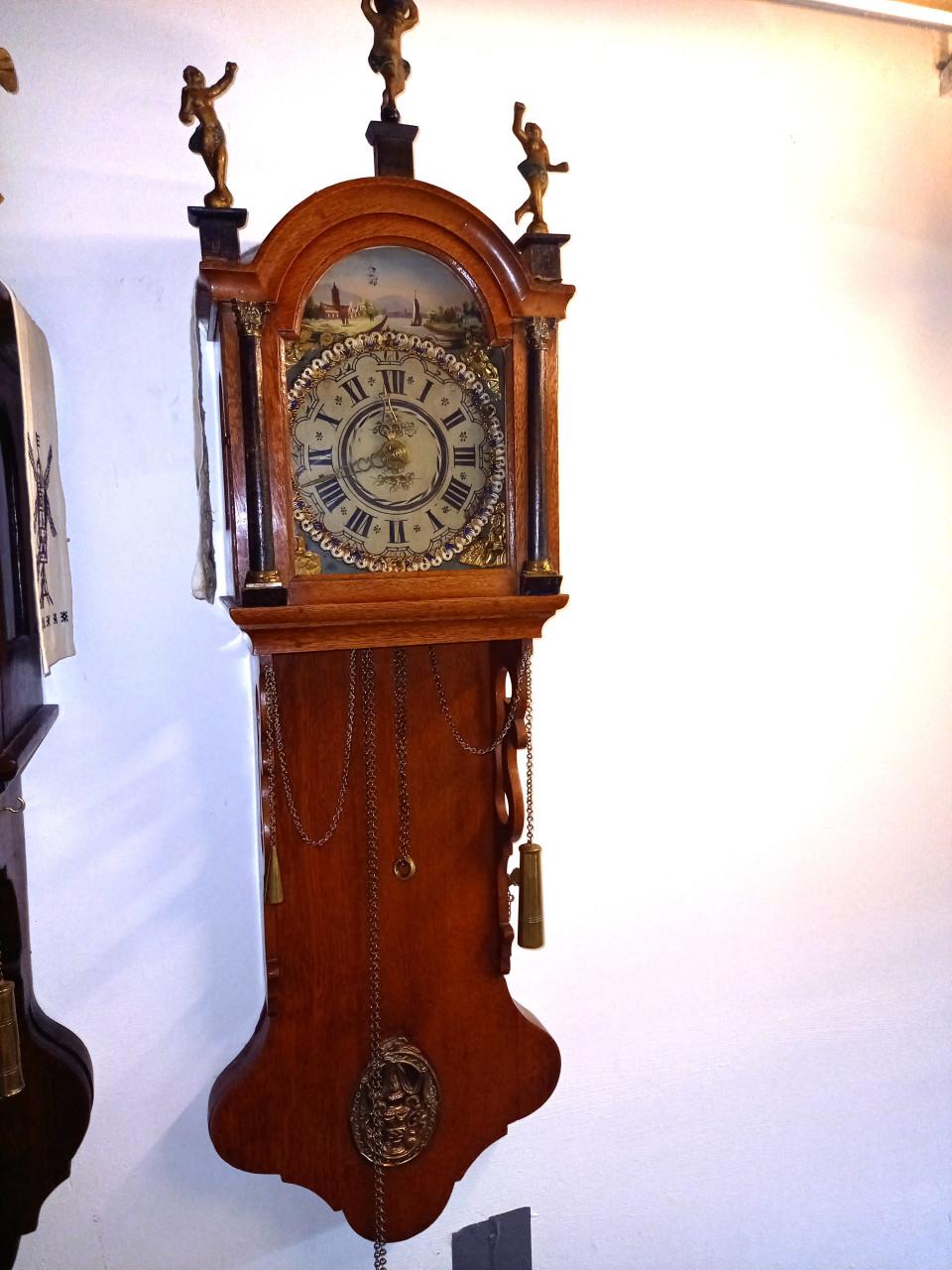 Echt antieke Friese klokken