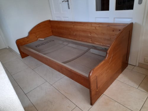 1 persoons bed 90 x 200 ( in goede staat ) met verstelbare Auping bodem!