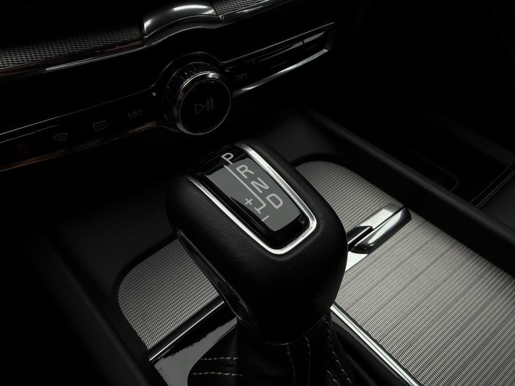 Volvo XC60 2.0 t5 awd r-design - trekhaak - 43.000km! -