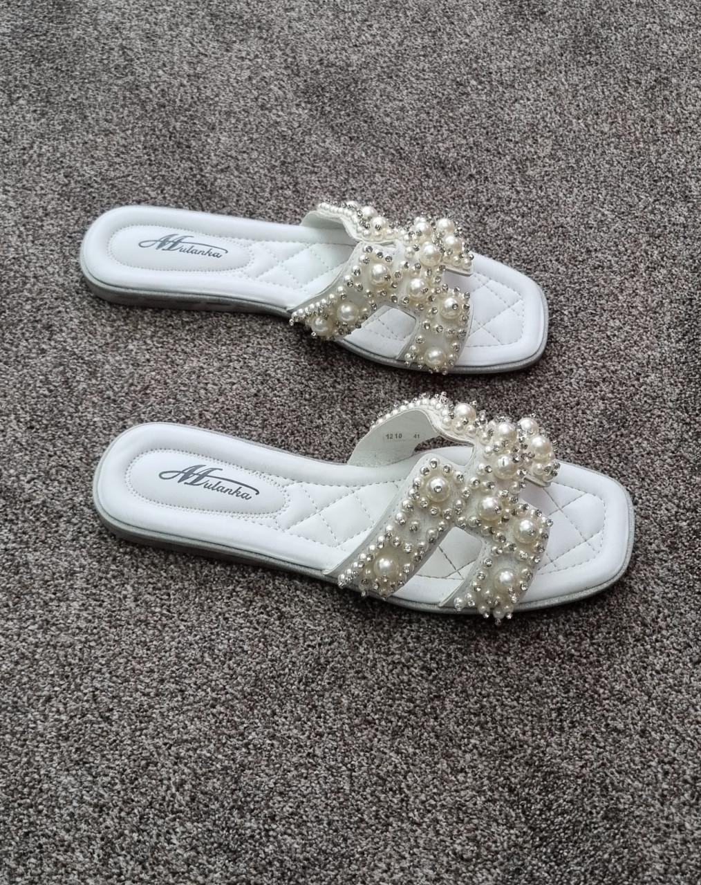 Nieuwe dames slipper maat 41