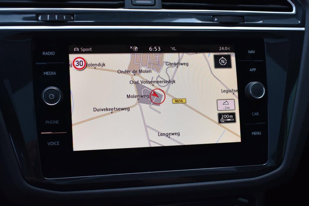 Volkswagen Tiguan 1.5 tsi act r-line | trekhaak | camera | stoelverwarming 