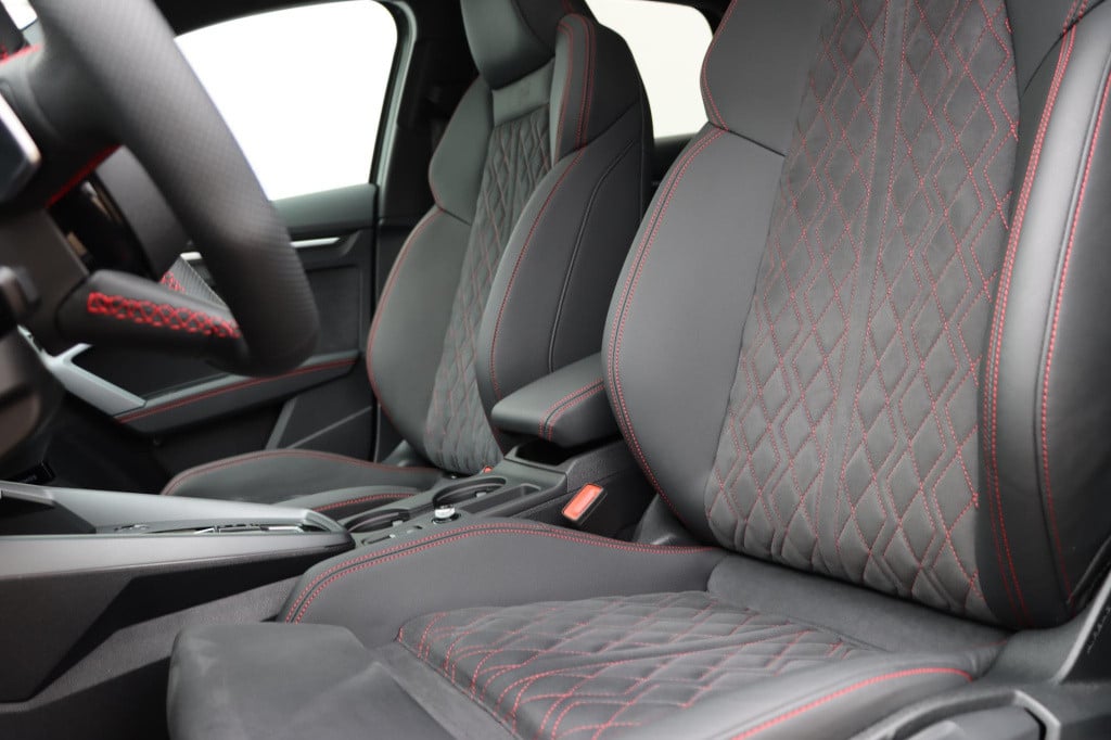 Audi A3 sportback 35 tsi s edition 150pk s-tronic | full options!