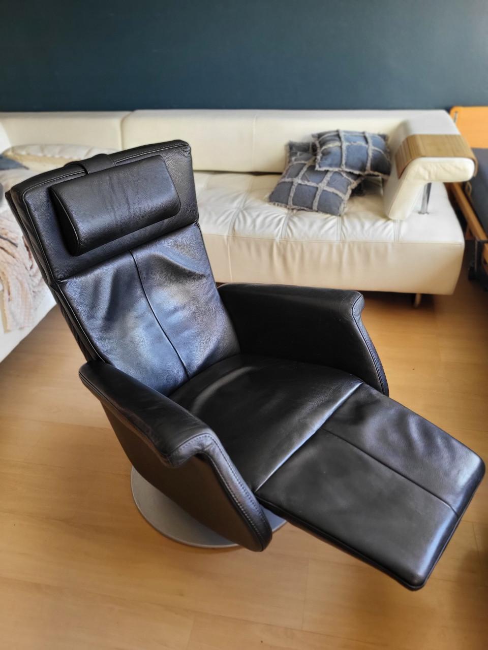 Prominent Relaxstoel, zwart leer, aluminium draaivoet