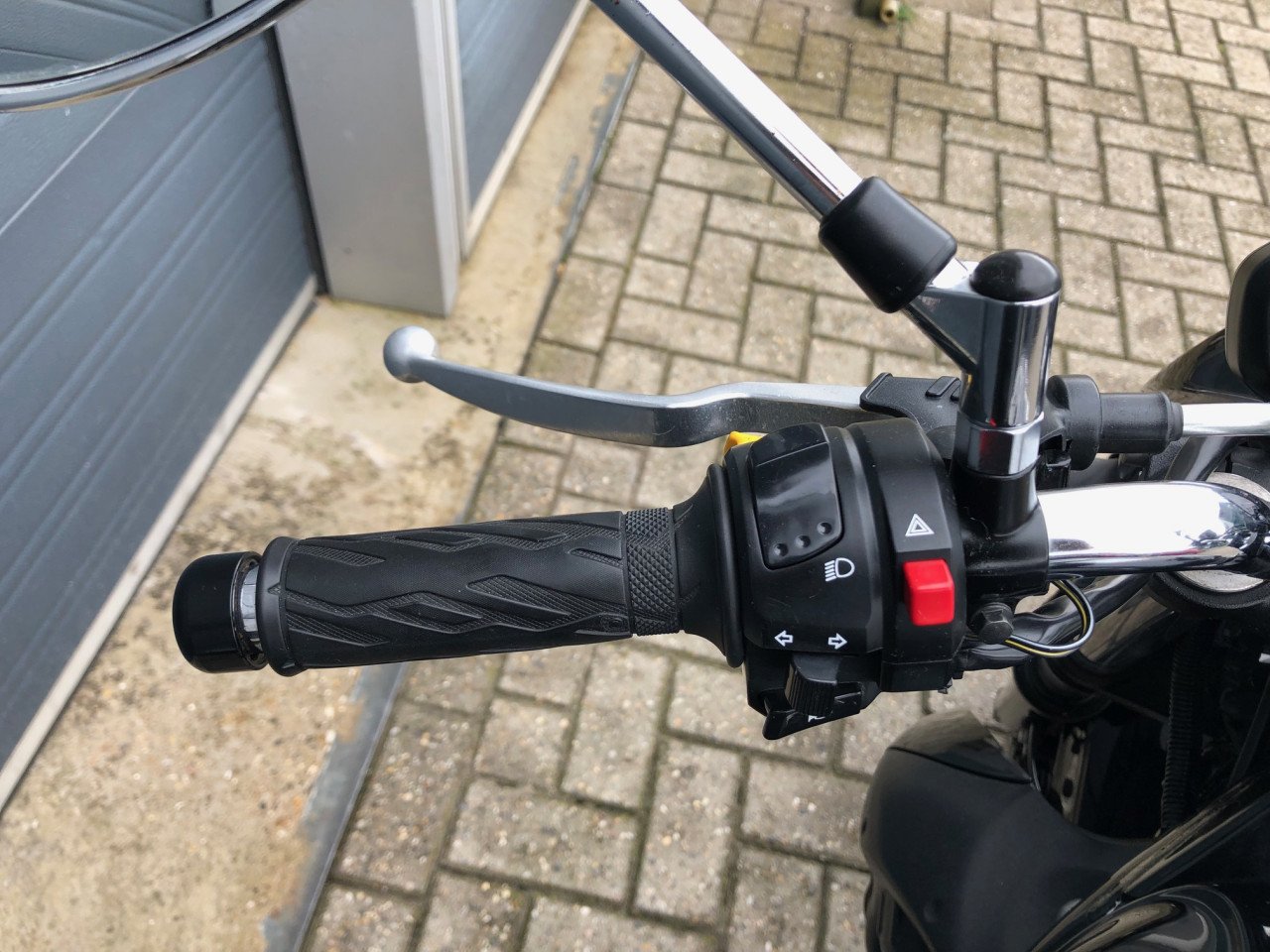 Suzuki Gladius 650 met ABS uit 2013, net onderhoud gehad, nwe banden €3250-