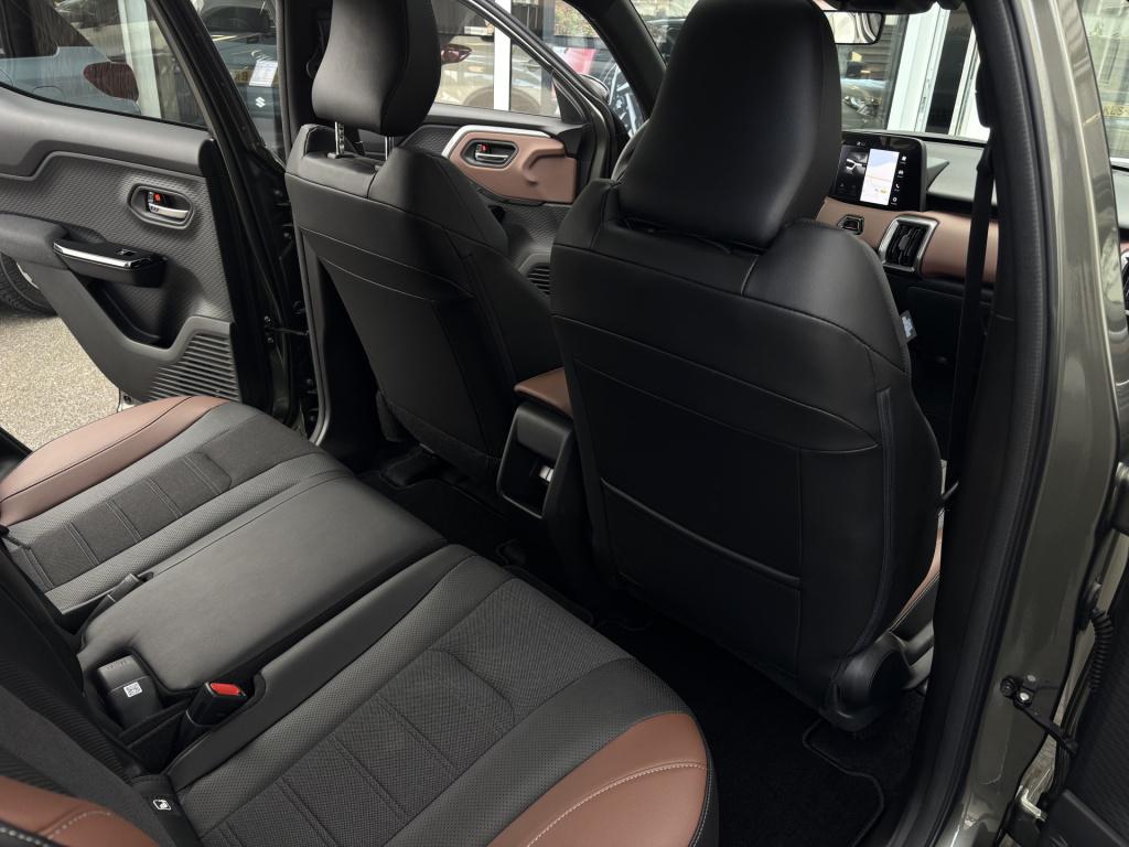 Suzuki E Vitara style 61 kwh