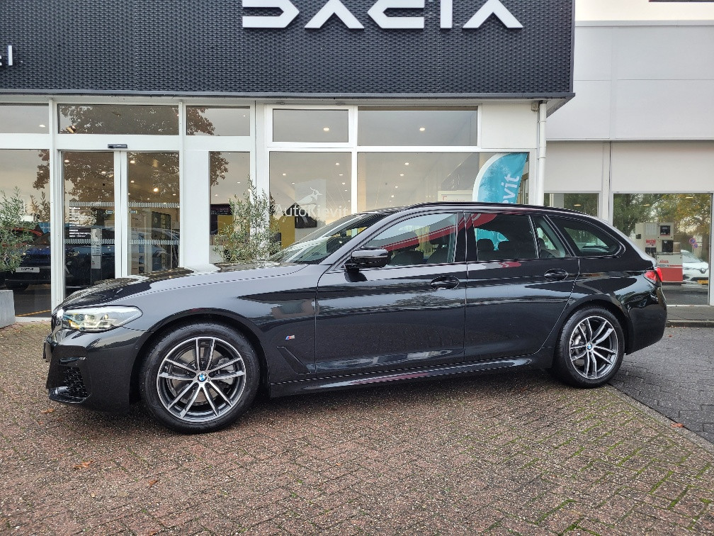 BMW 5 Serie touring 520i m-sport business edition plus - camera / trekhaak