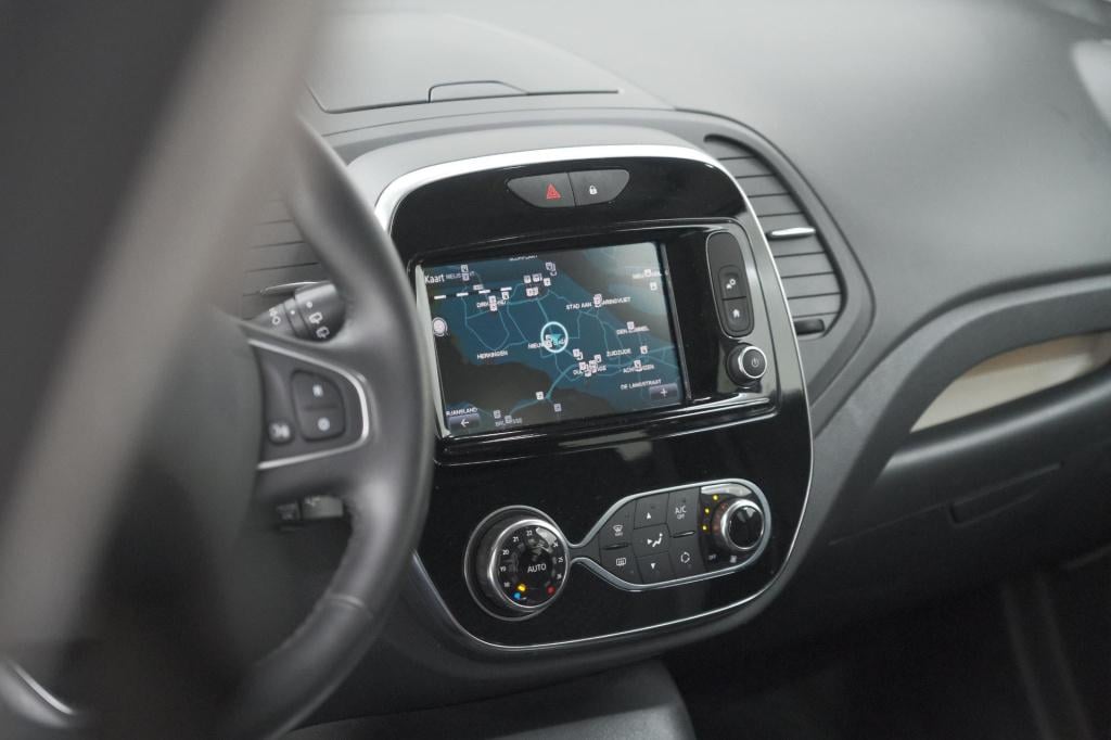 Renault Captur tce 90 intens | trekhaak | navigatie | parkeersensoren | cli