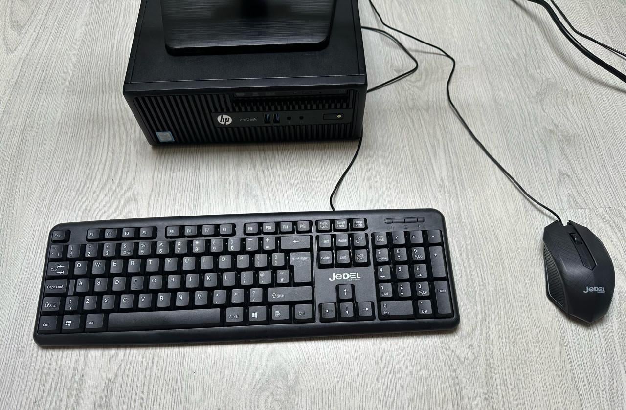 Desktop PC set Core i5 / 8GB ram/Windows11 / SSD 180GB
