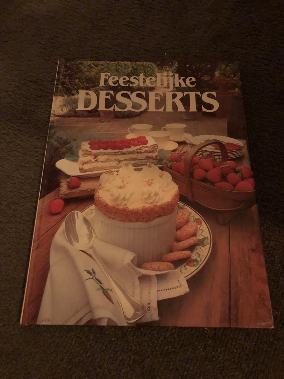 Kookboek feestelijke desserts