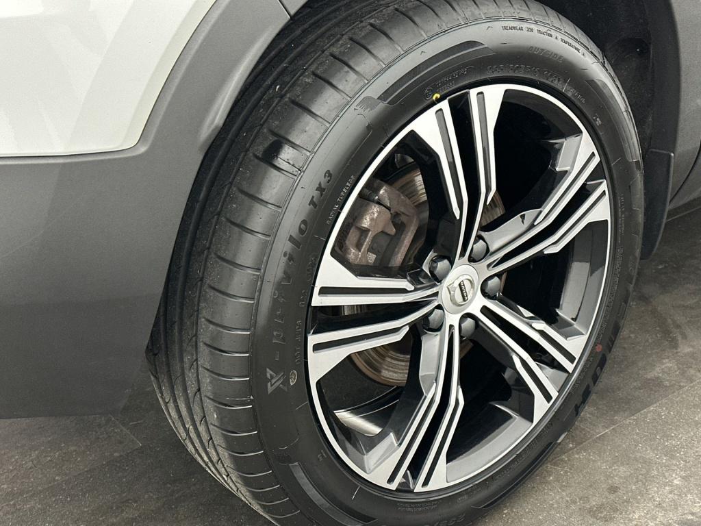 Volvo XC40 t5 262pk recharge inscription| pano| leder| camera| keyless| dab