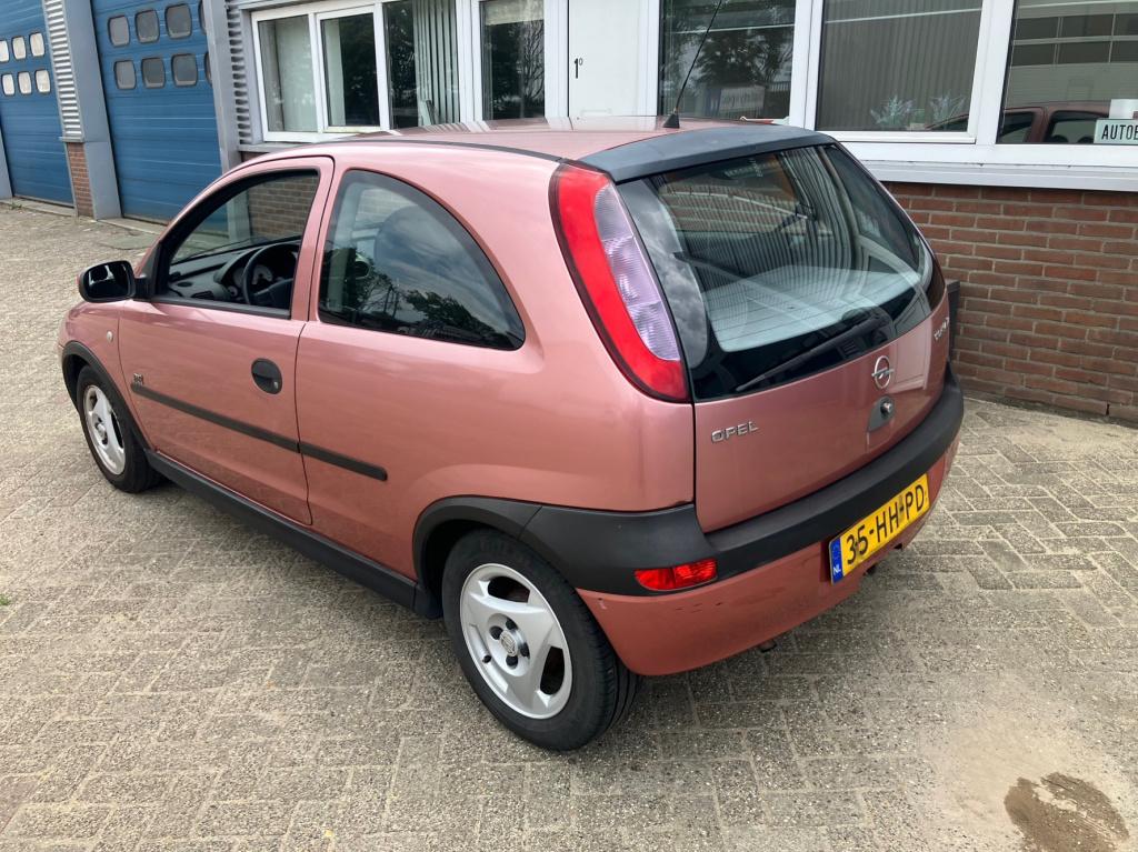 Opel Corsa 1.2-16v sport