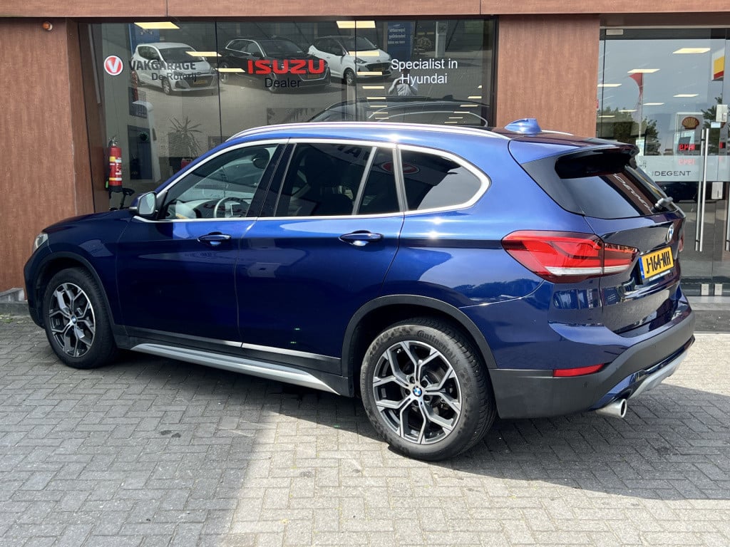 BMW X1 sdrive18i high executive - xline | leder | panorama | sportstoel | n