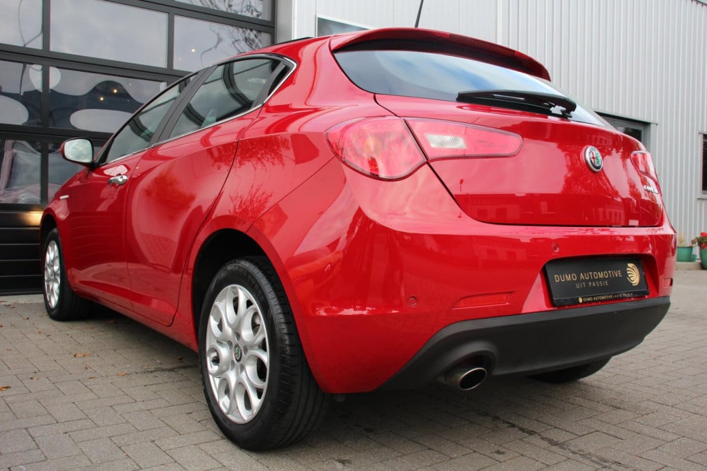 Alfa Romeo Giulietta 1.4 turbo multiair super - panorama dak - navi - stoel