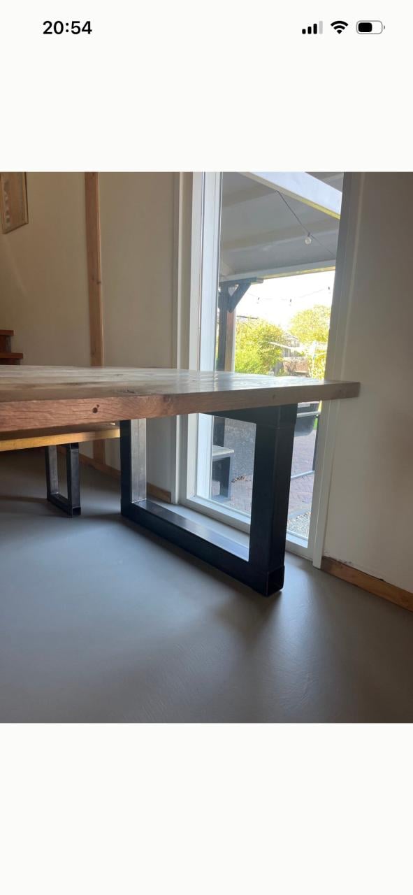 Massief eiken houten eettafel met bijpassende bank