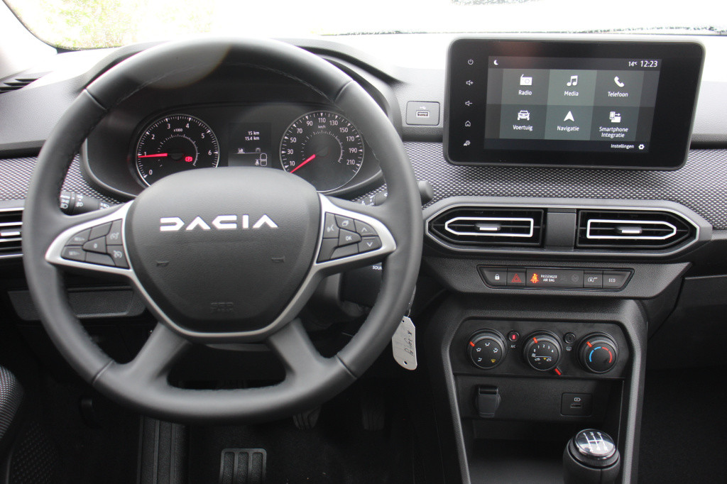 Dacia Sandero 1.0 tce 90 expression - media nav - pack assist - lichtmetale