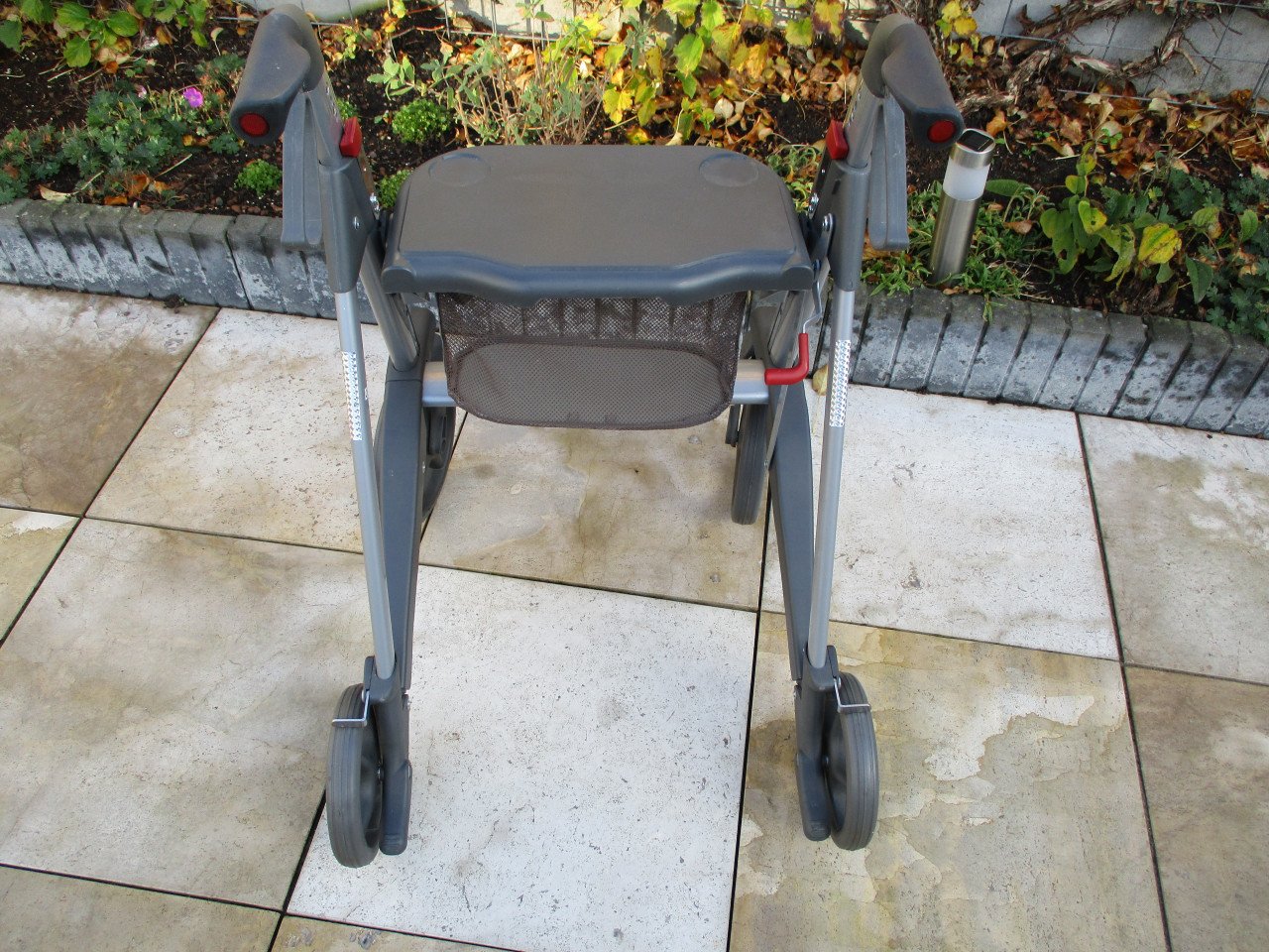 Zgan Active Access opvouwbare lichtgewicht rollator van de ANWB