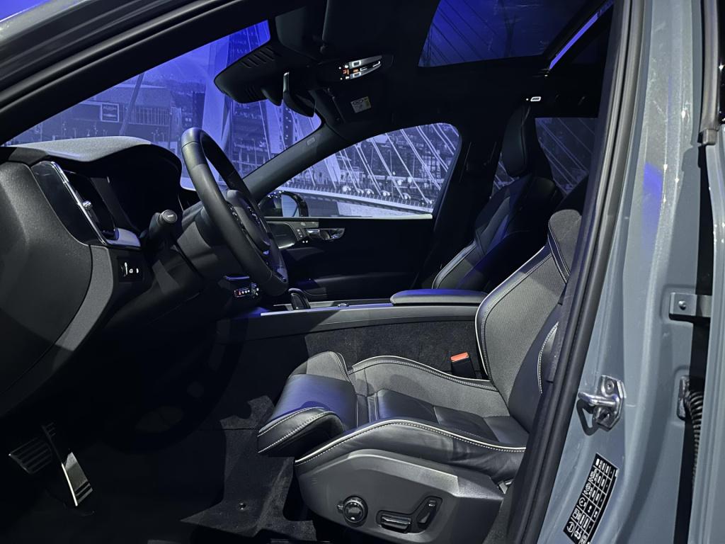 Volvo XC60 2.0 t6 plug-in hybrid awd inscription *pano*hud*memory*