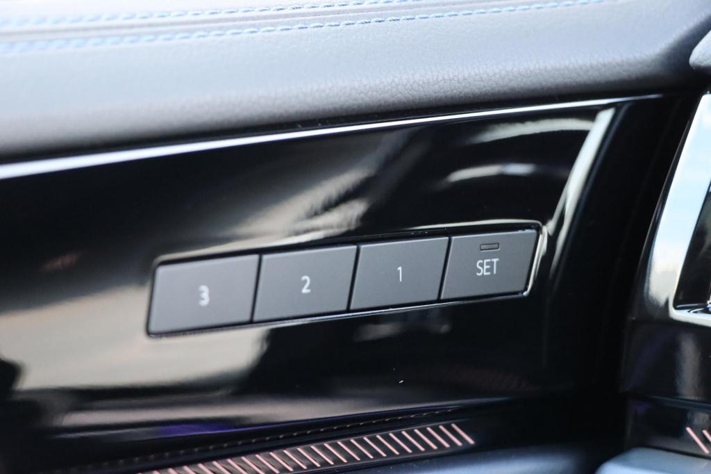 Volkswagen Touareg 3.0 tsi ehybrid 4motion r 462pk tiptronic | soh 97,8% |