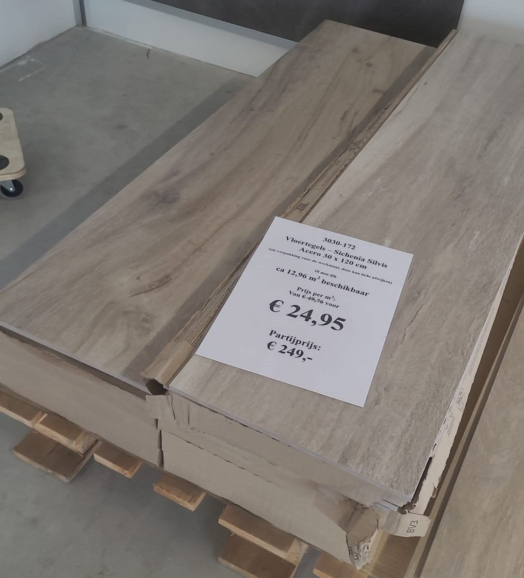 3030-172 ca 6,48 m² houtlook tegels 30x120 cm, van € 49,76/m² voor