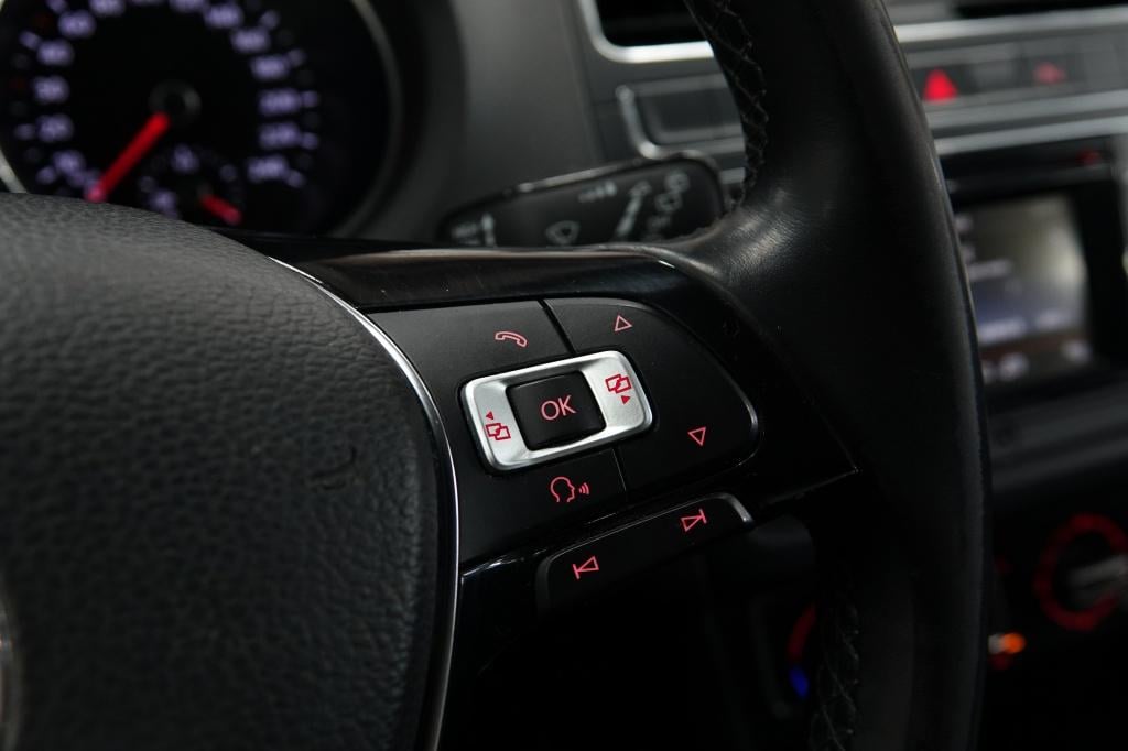 Volkswagen Polo 1.2 tsi highline | cruise | camera | bluetooth |