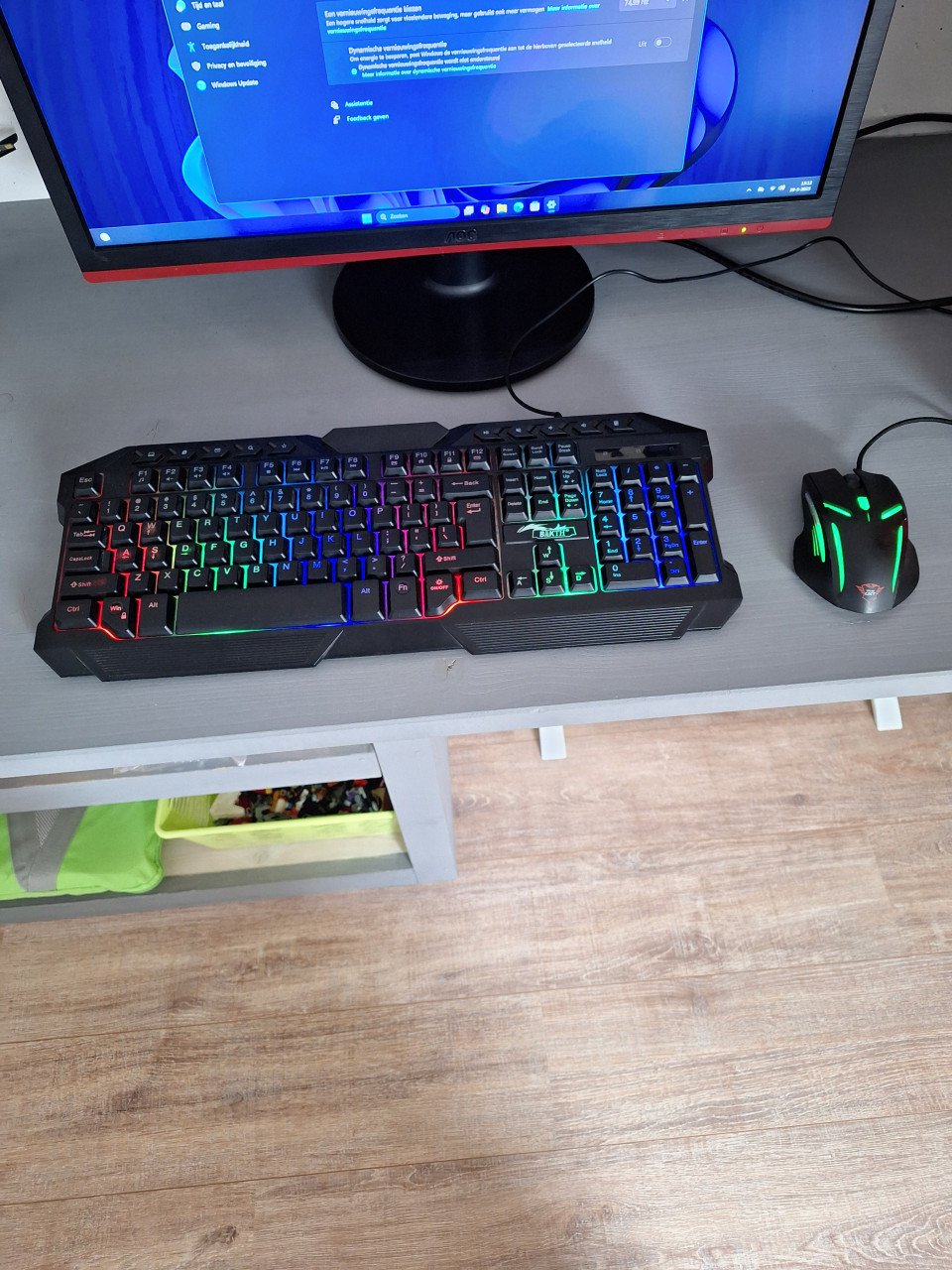 Complete desktop set