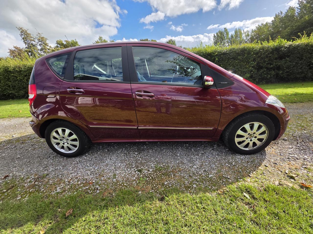 Mercedes A 150 elegance, vol jaar APK.